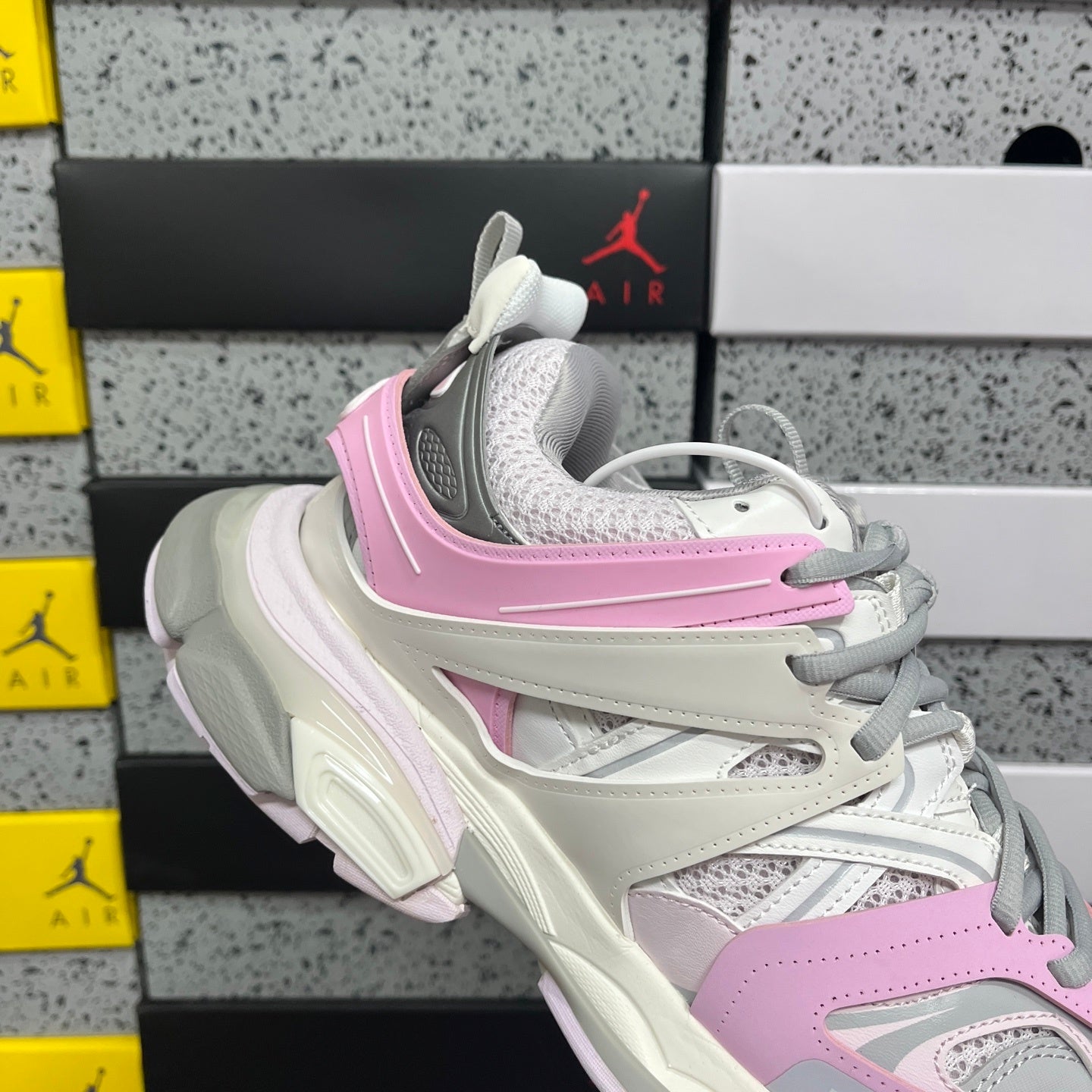 BLG Track White Pink