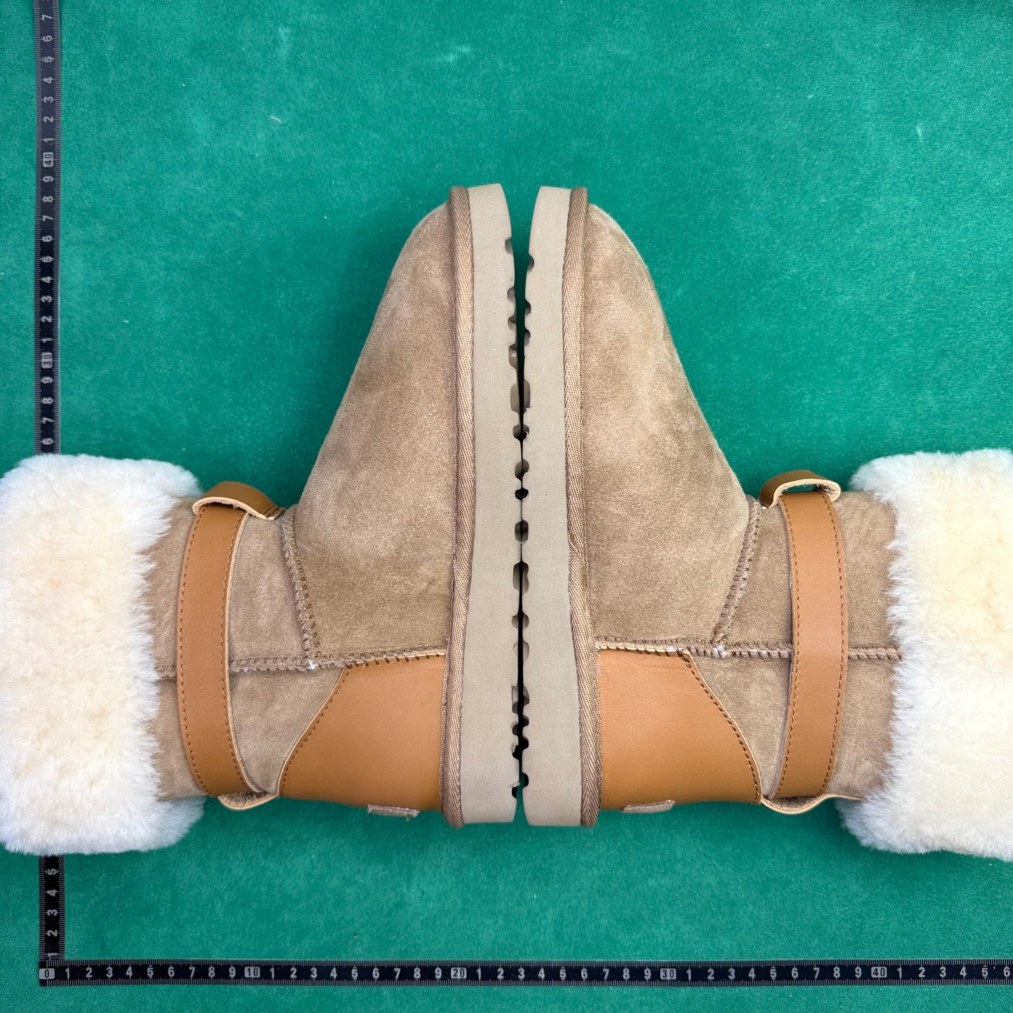 TT UGG CLASSIC ULTRA MINI