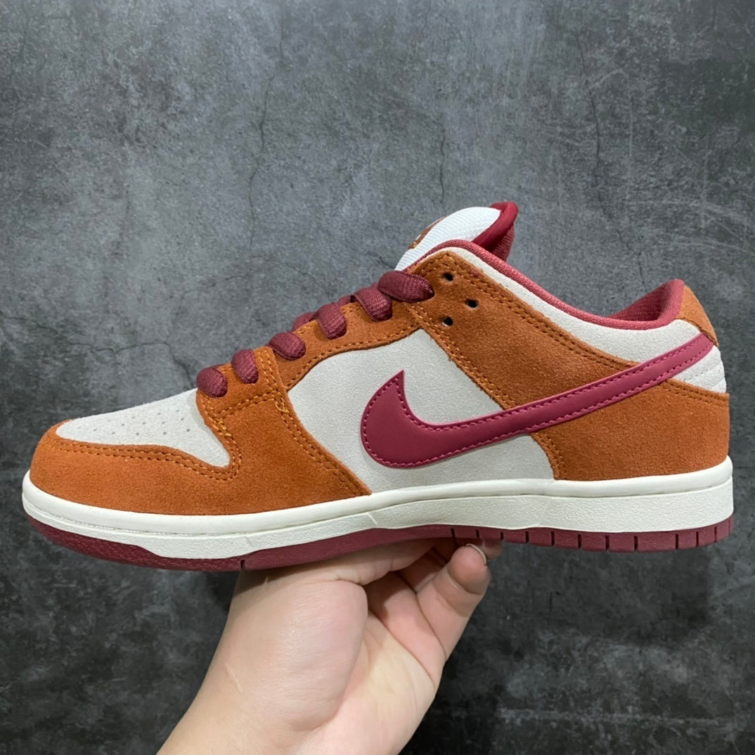 Dunk SB Dark Russet Cedar