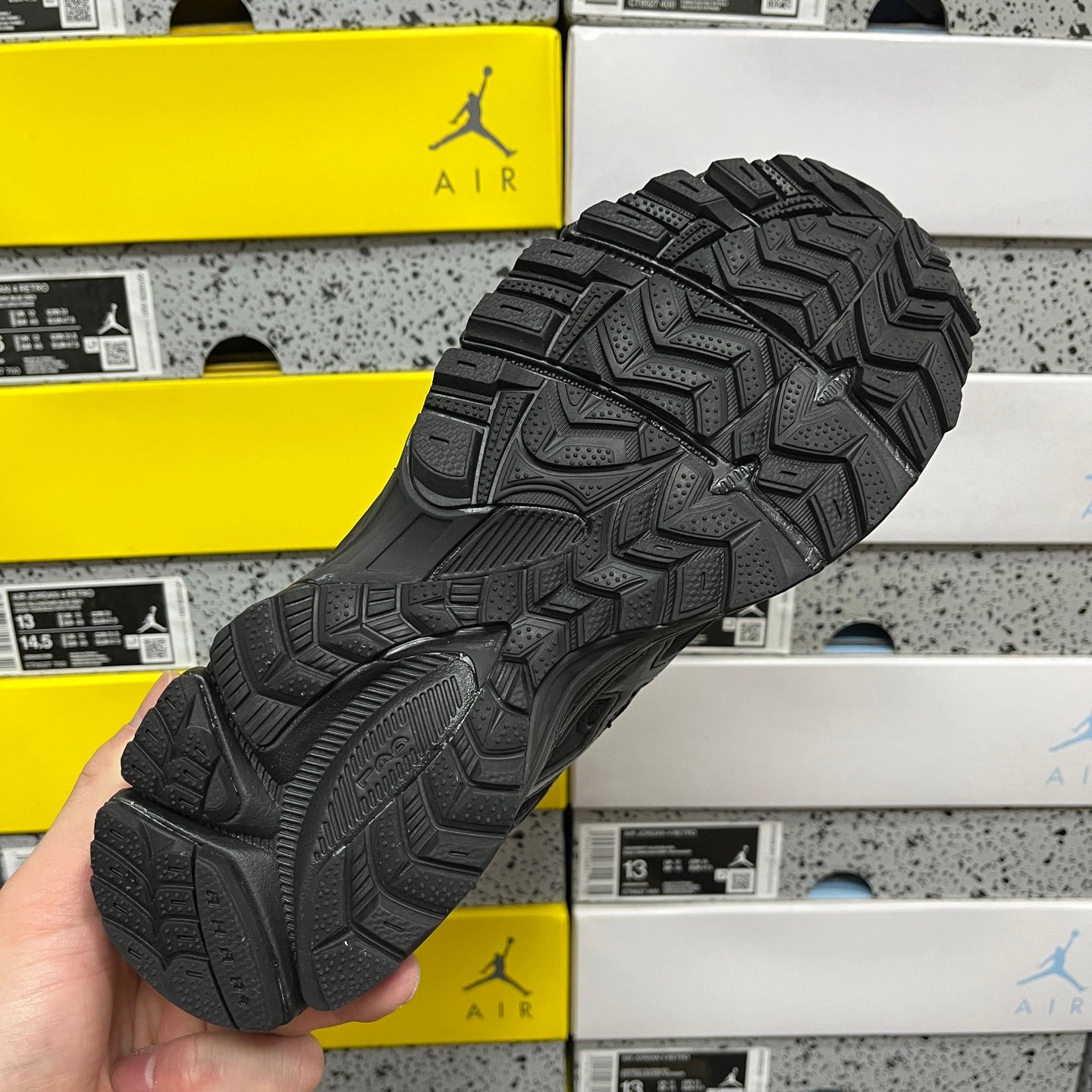 GEL-KAHANA 8 Black