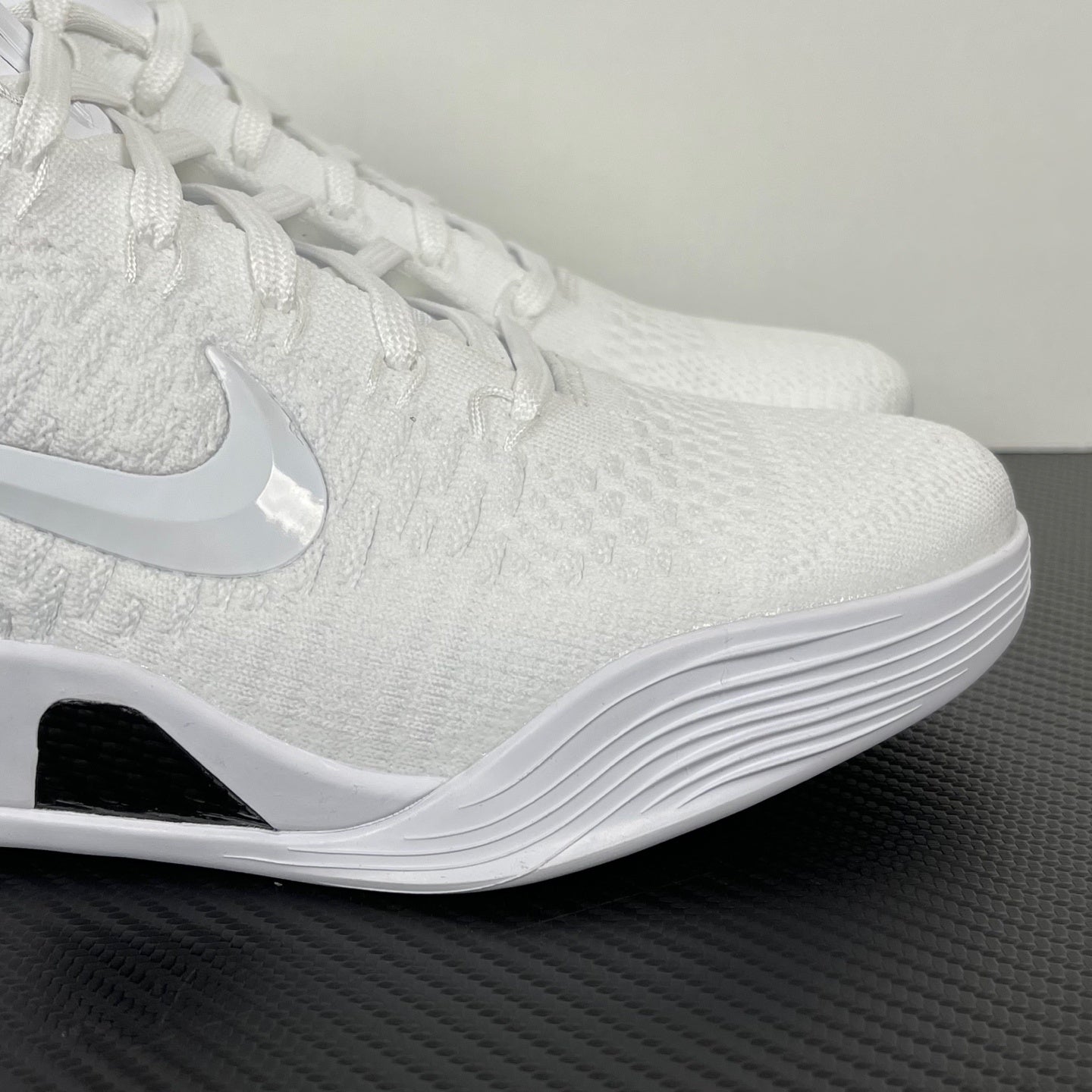 KB9 Elite Low Protro Halo
