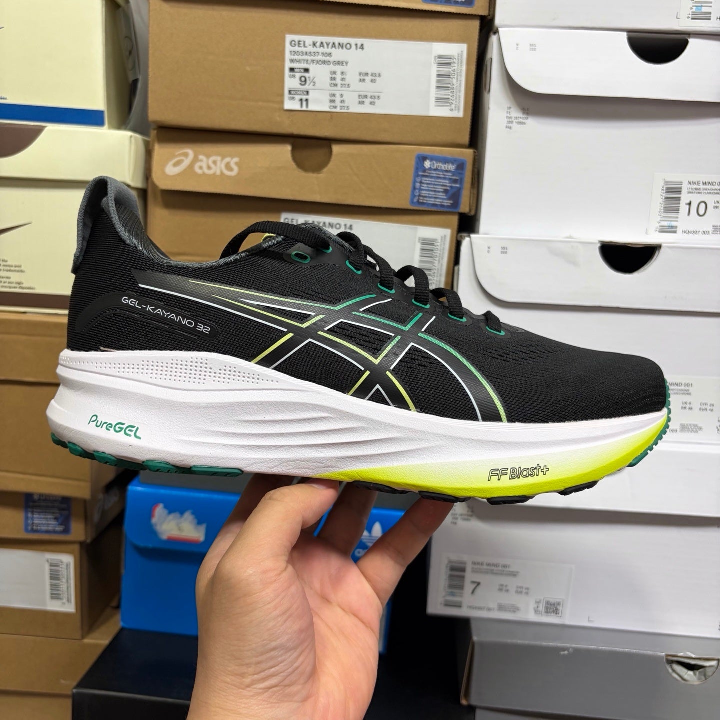 GEL-KAYANO 32 Black/Jasper Green
