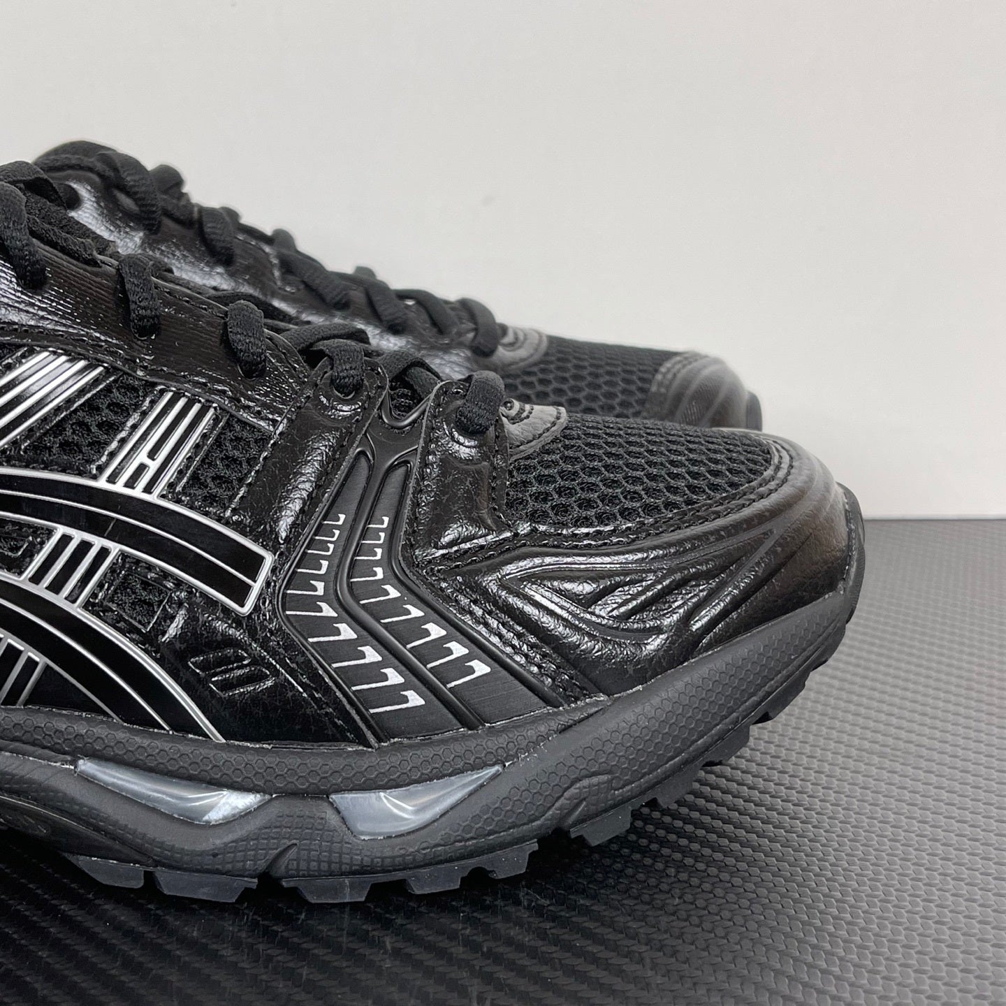 Kayano 14 Black