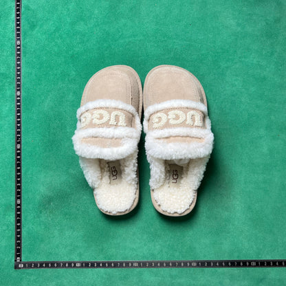 UGG