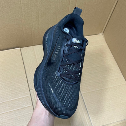 Vomero 18 Black