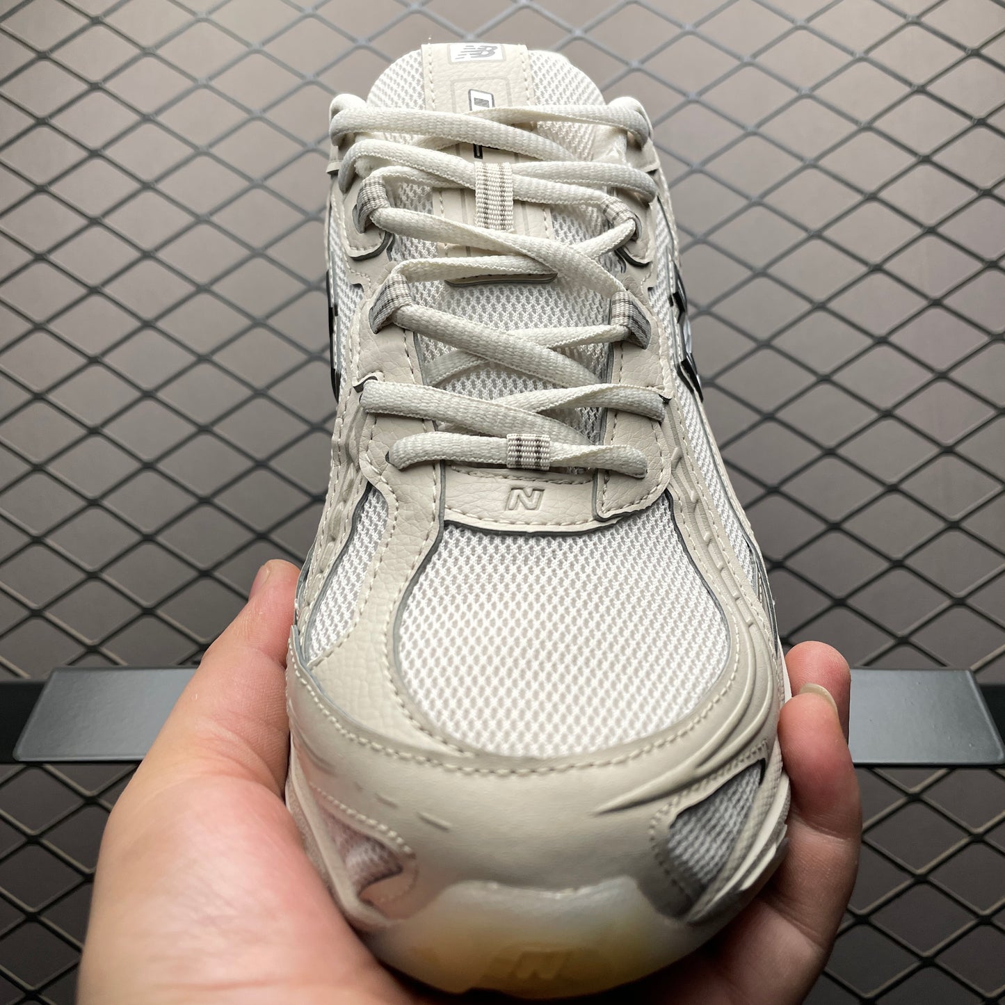 740 Triple Cream / Off-White