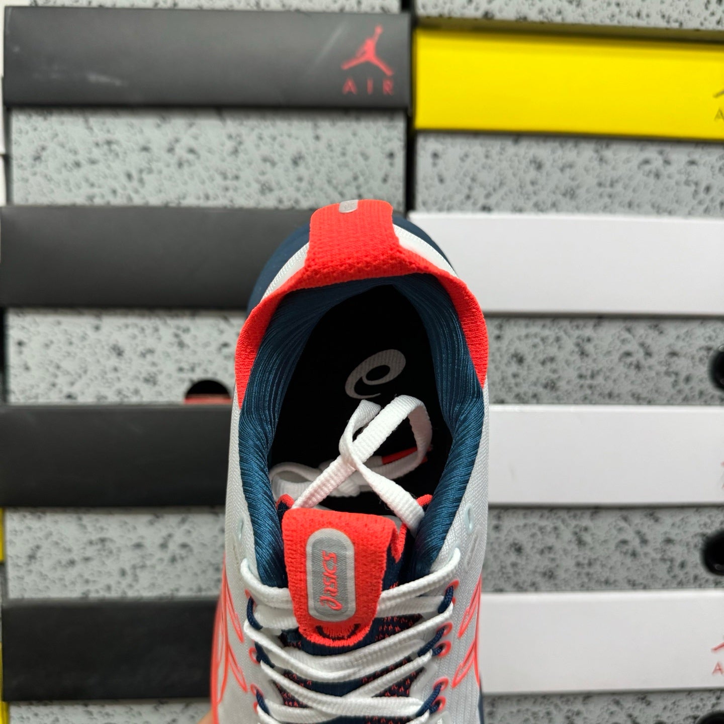 GEL-NIMBUS 28 White/Deep Blue/Orange
