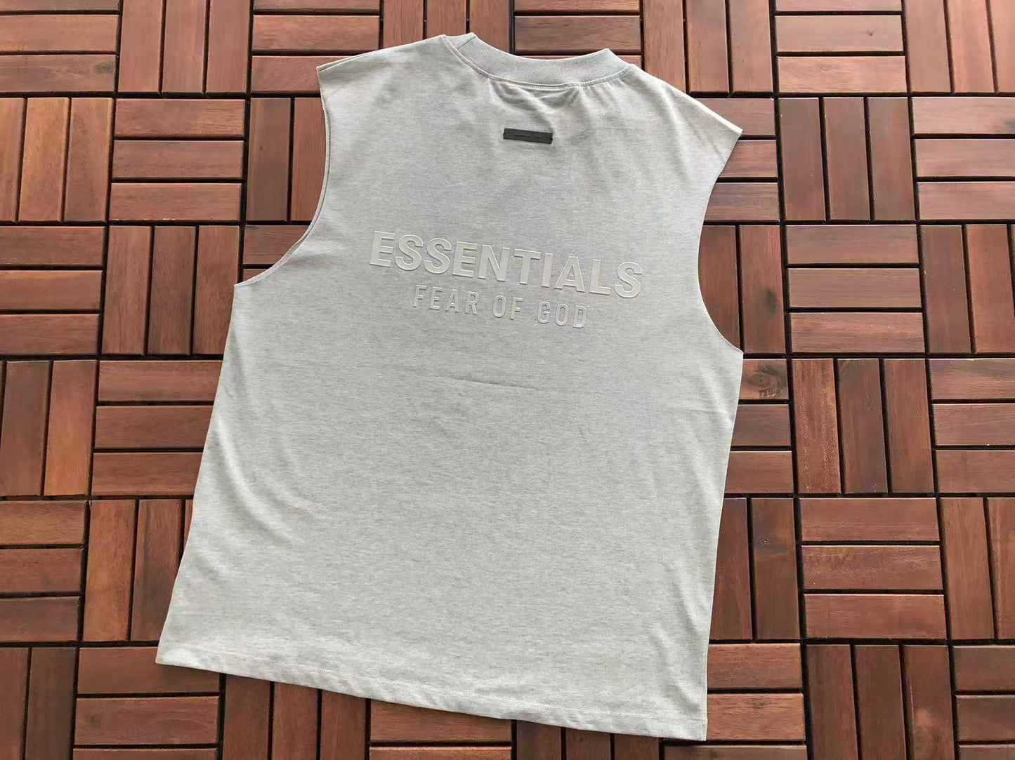 T-Shirts sem Mangas ESSENT