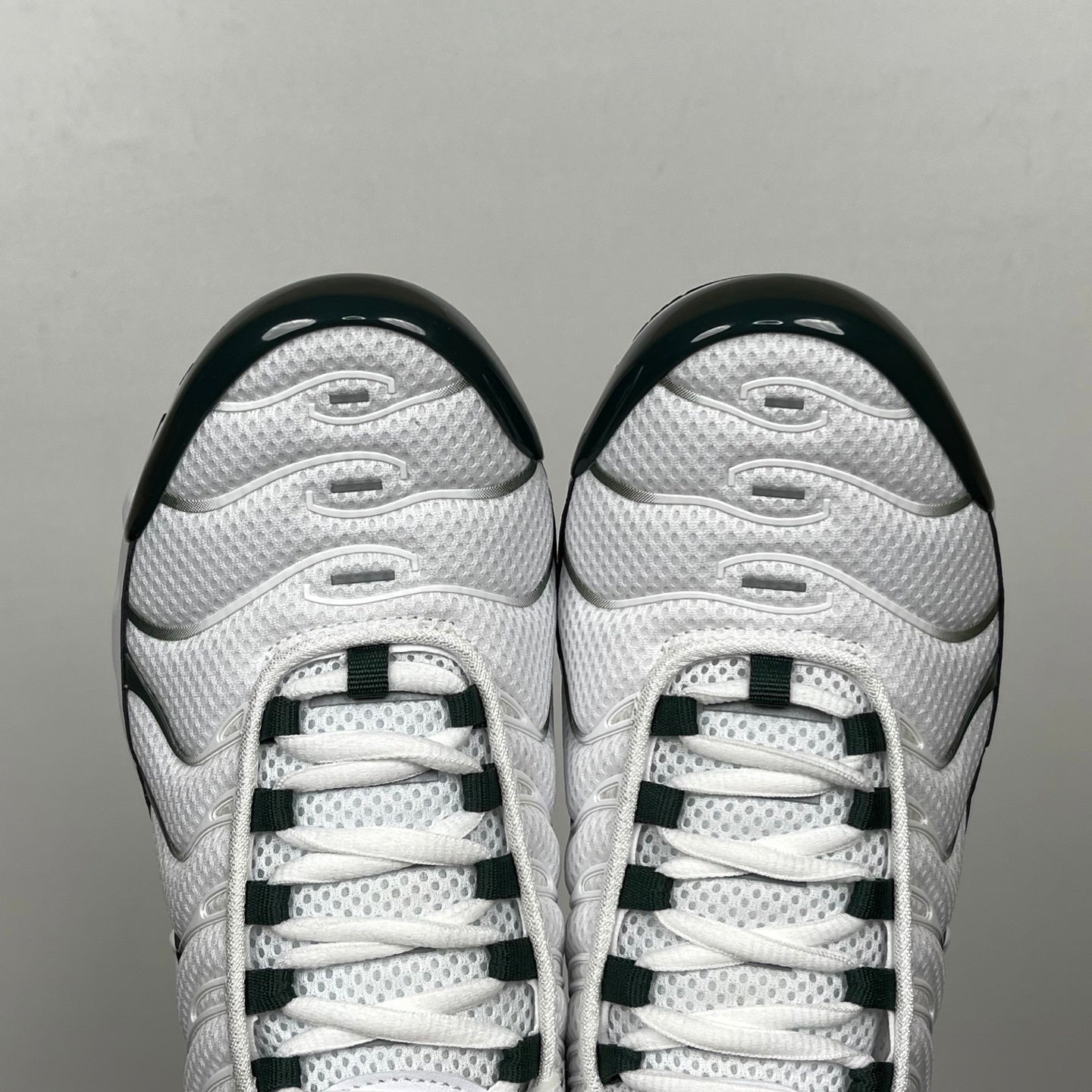 TN White Vintage Green