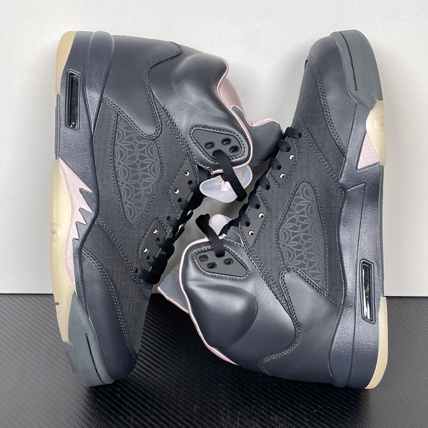 KB5 Off-Noir