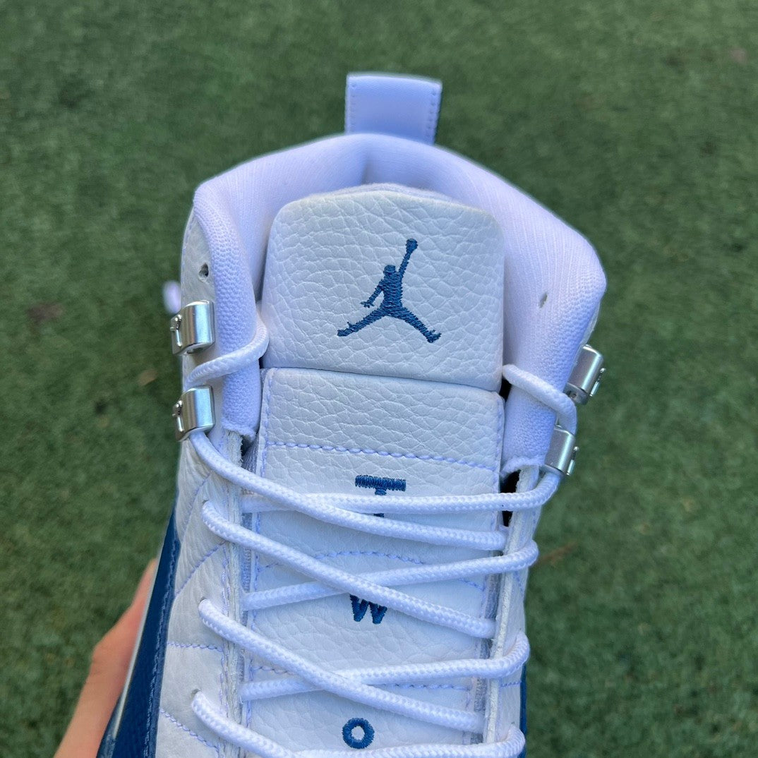 12 Blue and White
