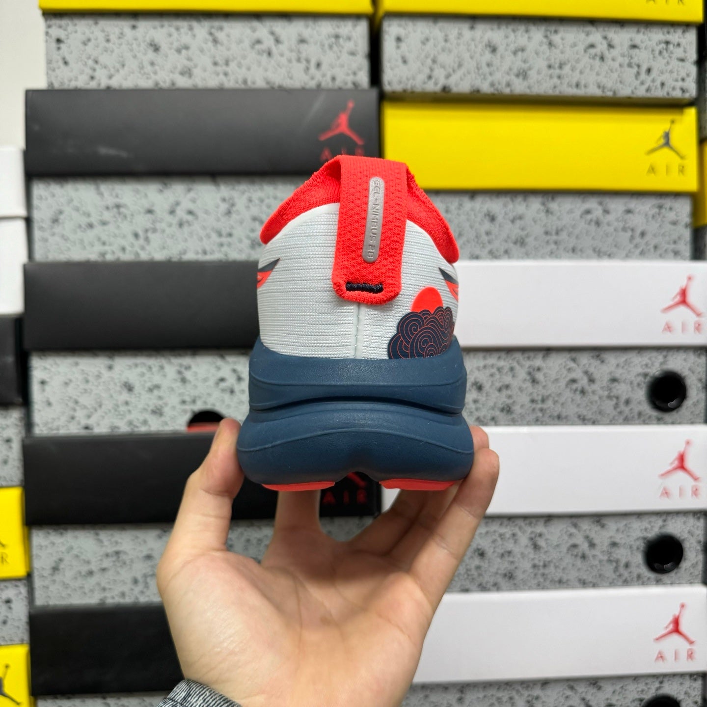 GEL-NIMBUS 28 White/Deep Blue/Orange