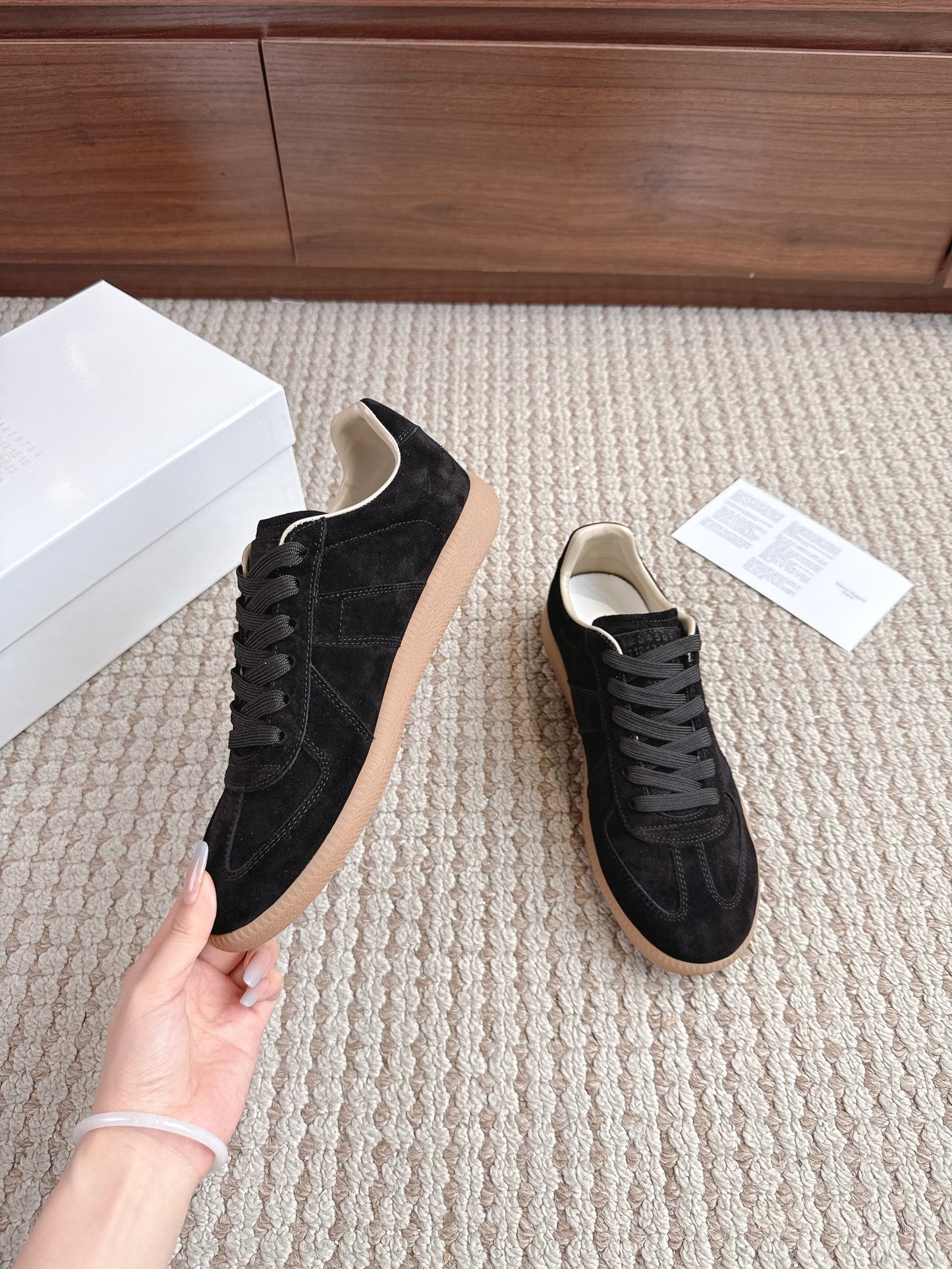 Maison Velut Full Black
