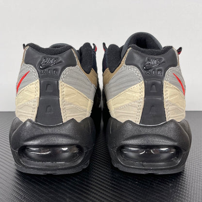 95 Off Noir Limestone
