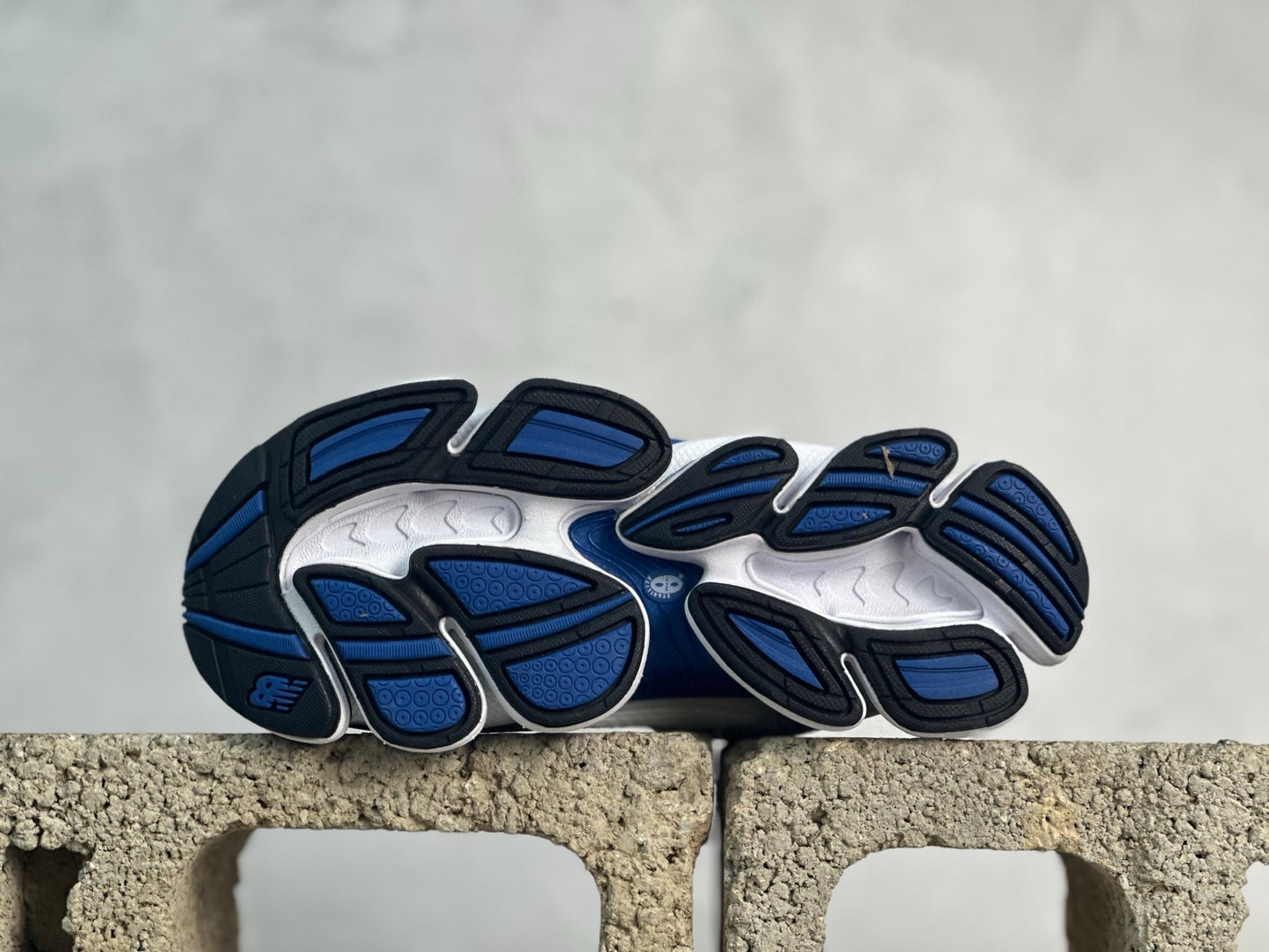 2000 White and Blue