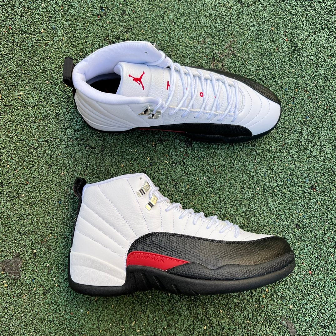 12 Retro Red