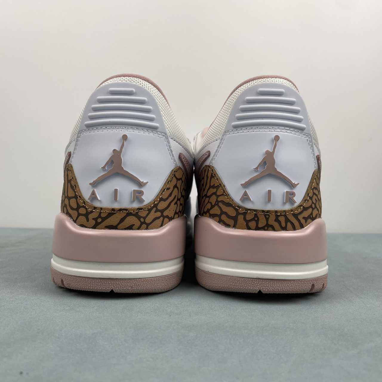 Legacy 312 White Archaeo Brown Sail Pink Oxford