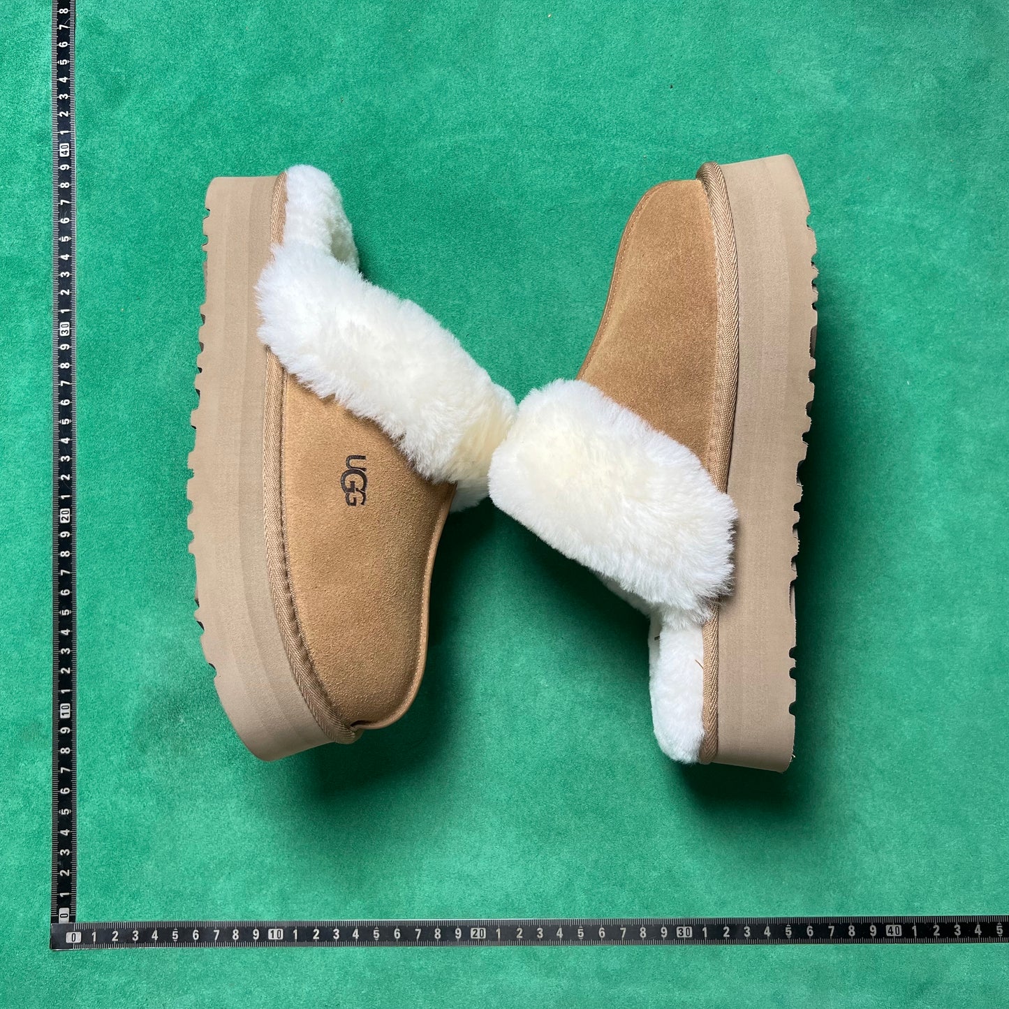 UGG