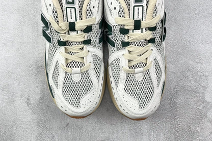 1906 White Green