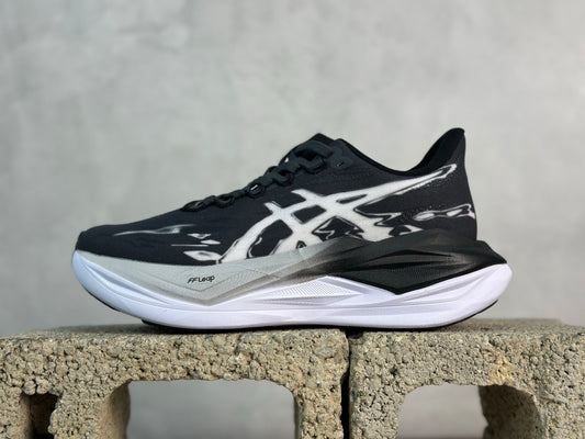 Superblast 3 Black/White