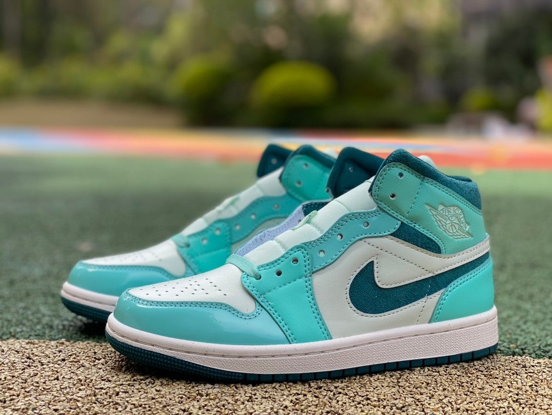 AJ1 MID Sky J Purple