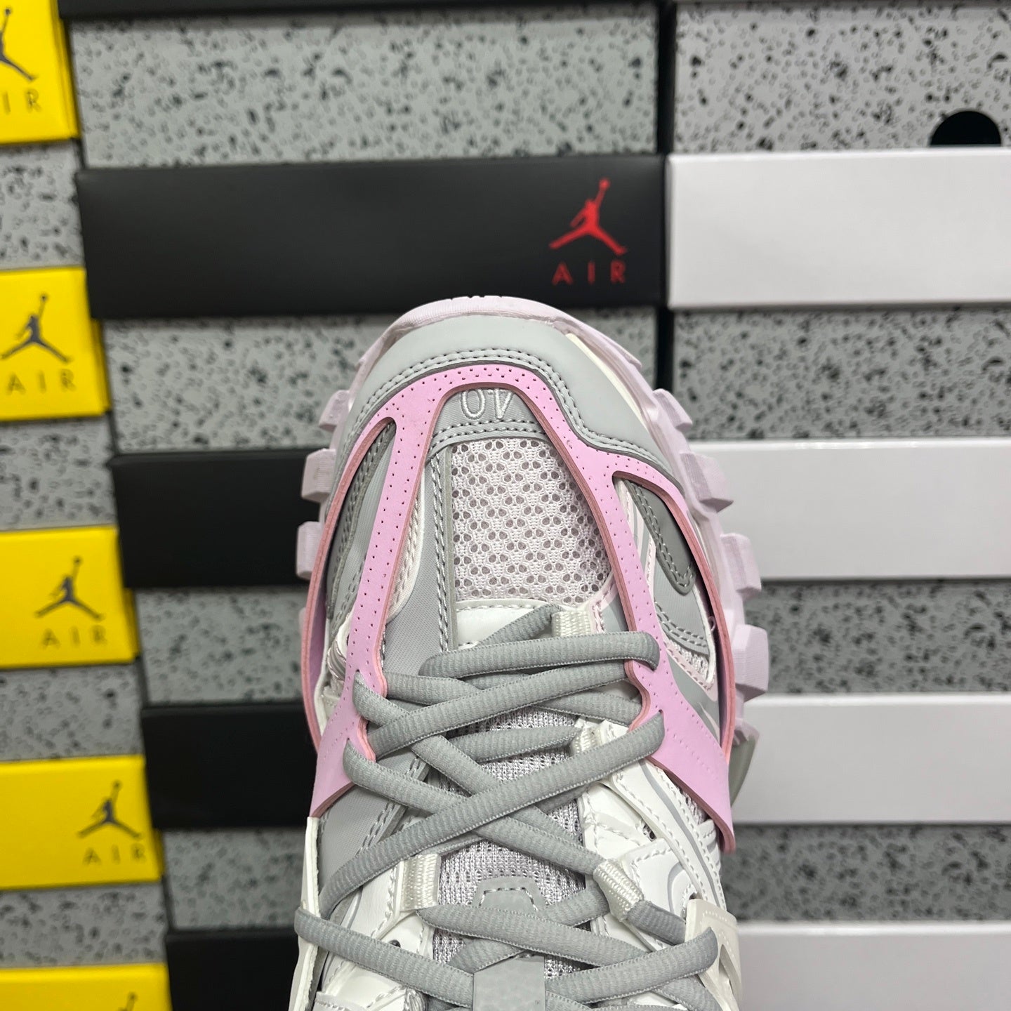BLG Track White Pink