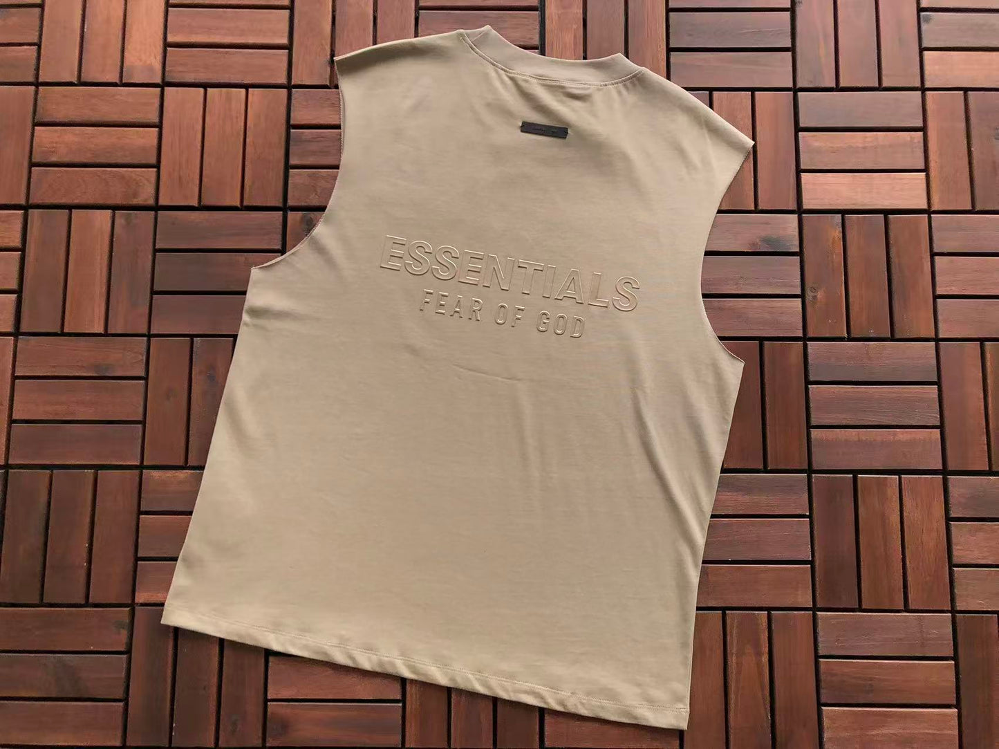 T-Shirts sem Mangas ESSENT