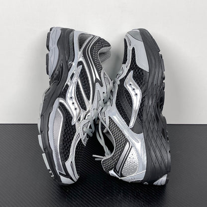 Sau Black and Silver