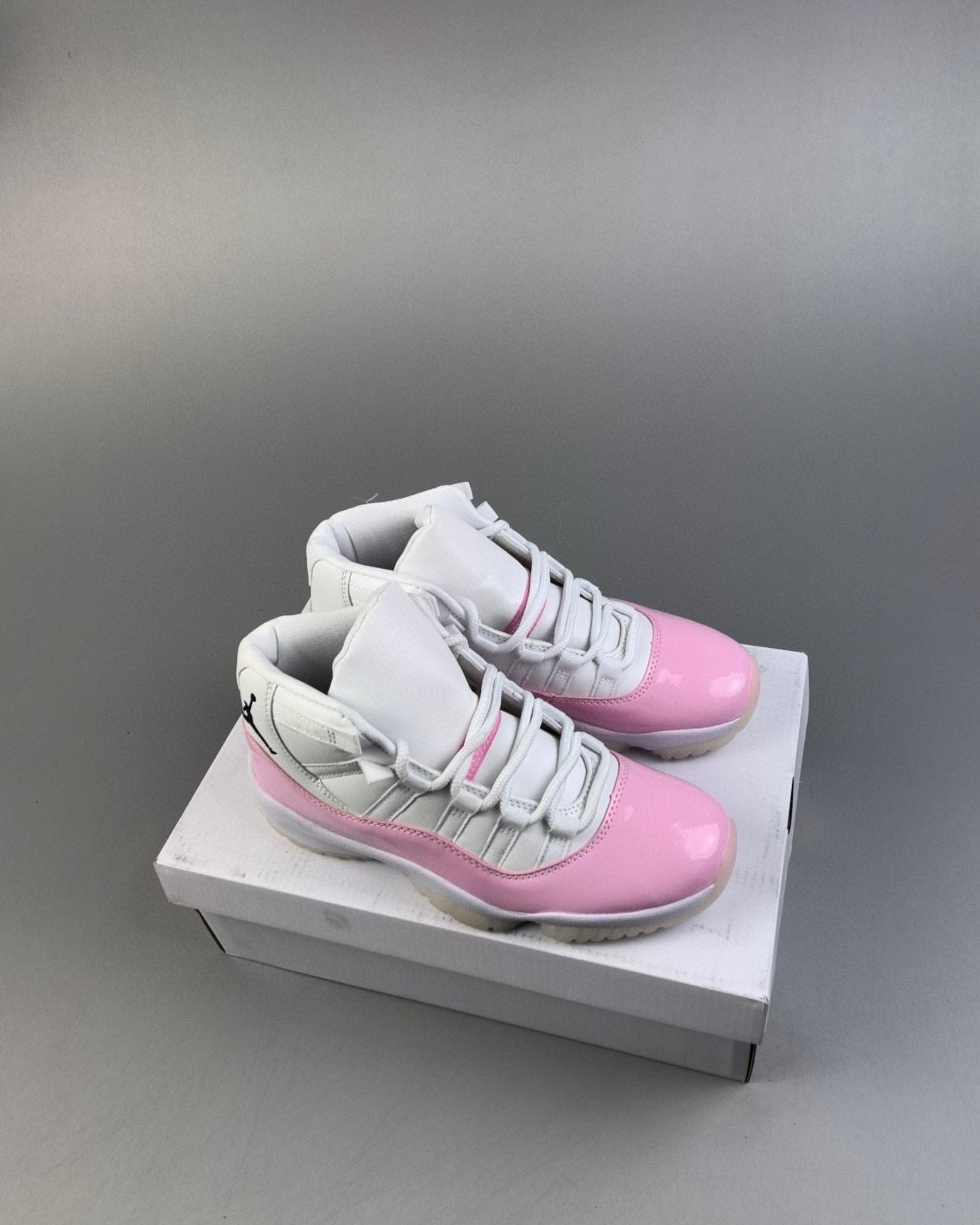 AJ11 Retro High Concord Pink