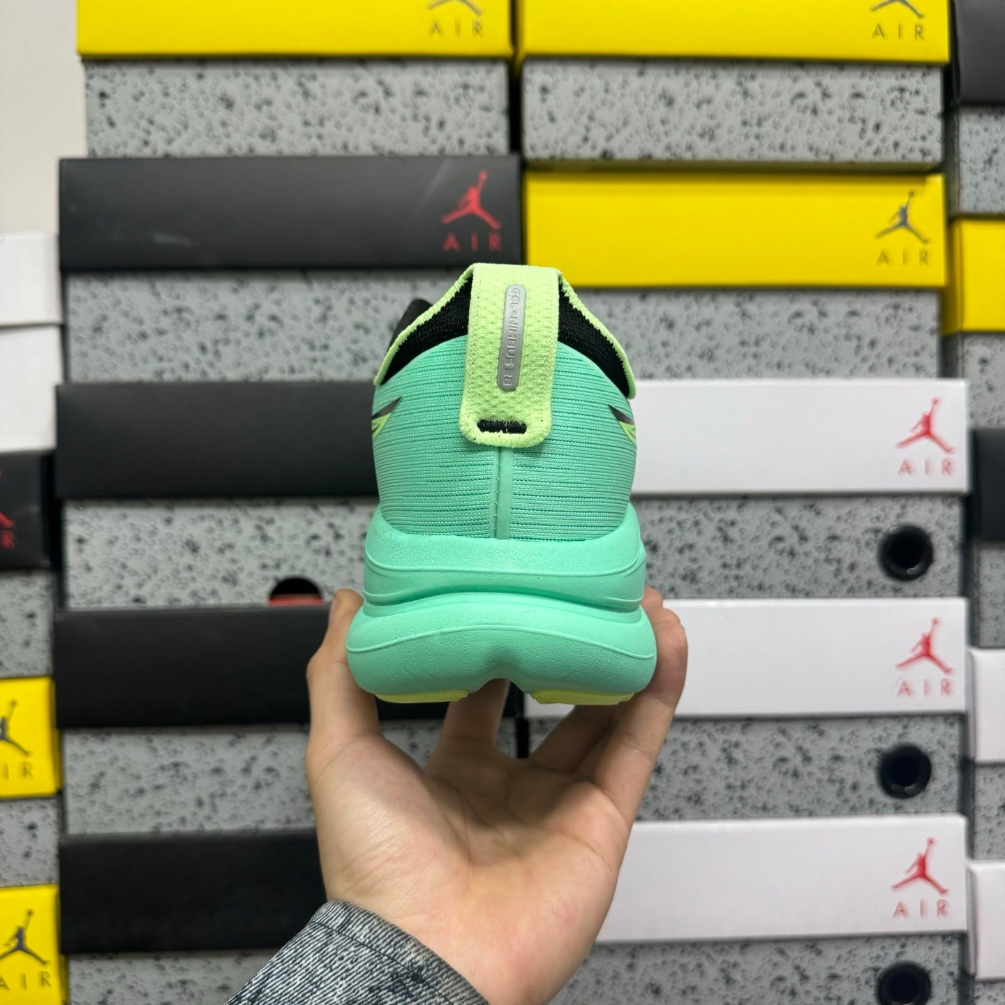 GEL-NIMBUS 28 Green