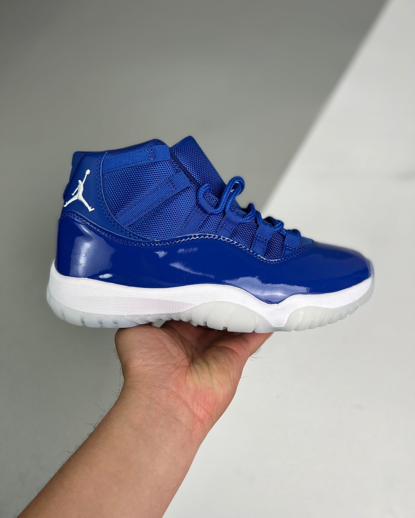 AJ11 Retro High WMNS Barons