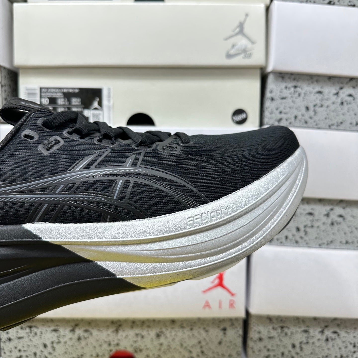 GEL-NIMBUS 28 Black/Silver