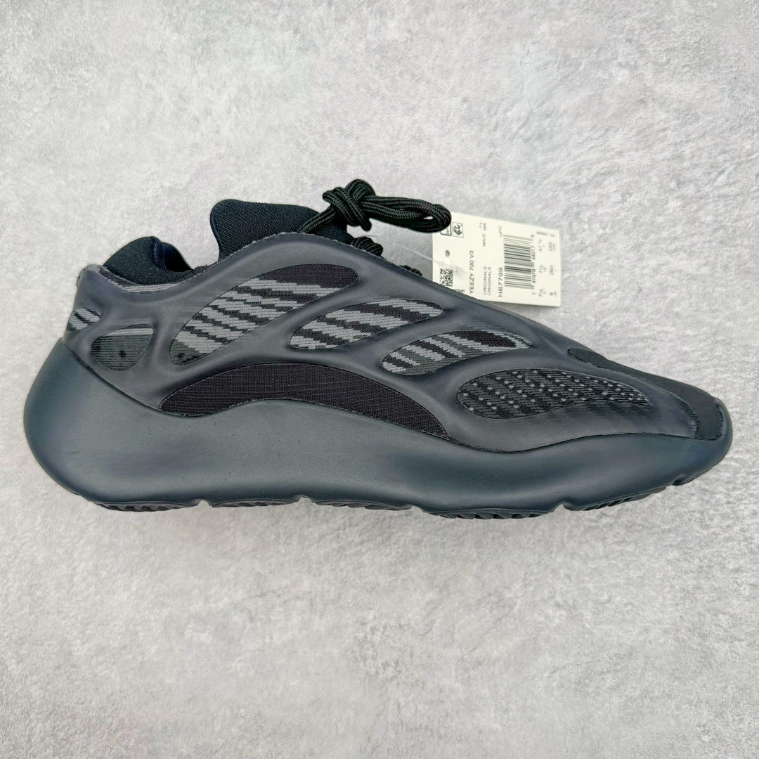 700 V3 Black Soul