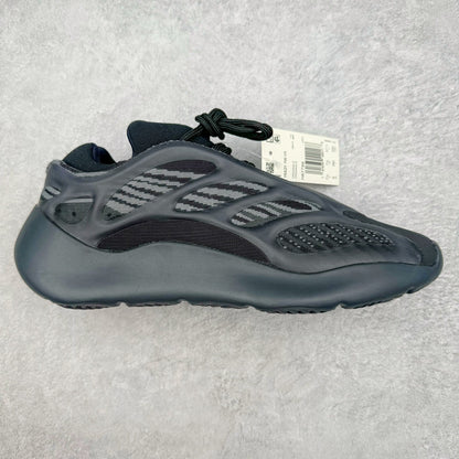 700 V3 Black Soul