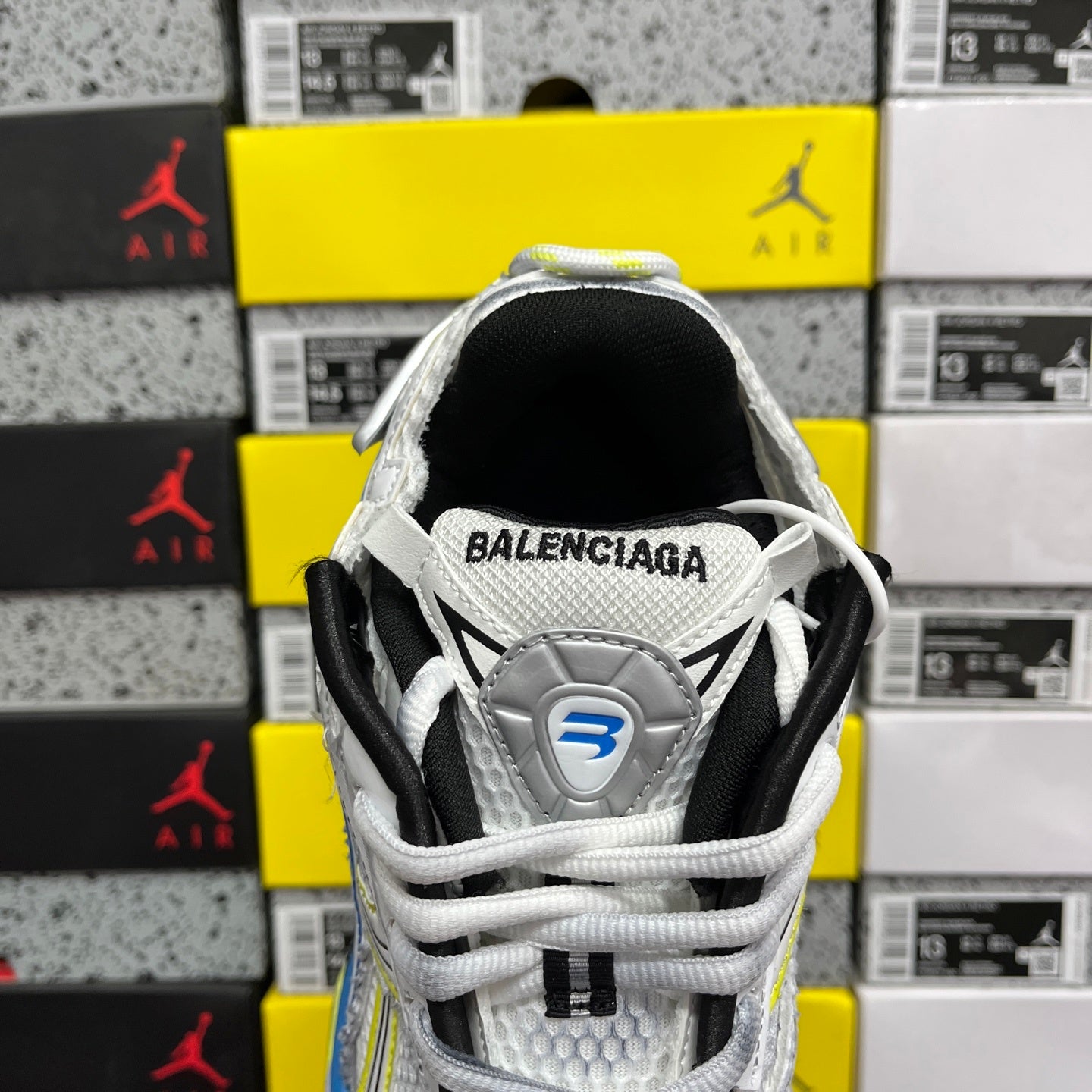 BLG Runner White/Black/Blue/Yellow