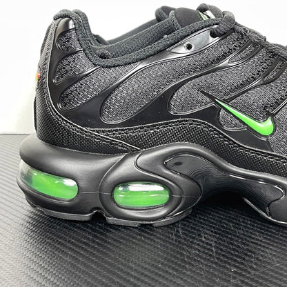 TN Black Green Strike