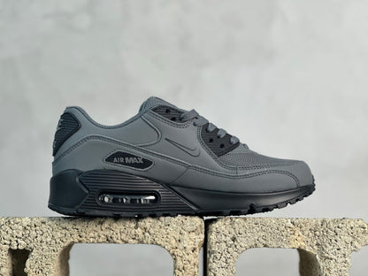 90 Triple Black