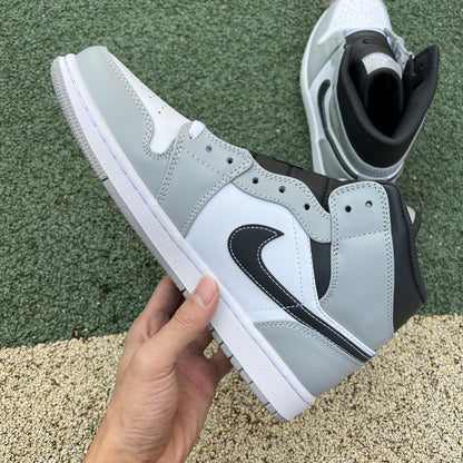 AJ1 MID Light Smoke Grey
