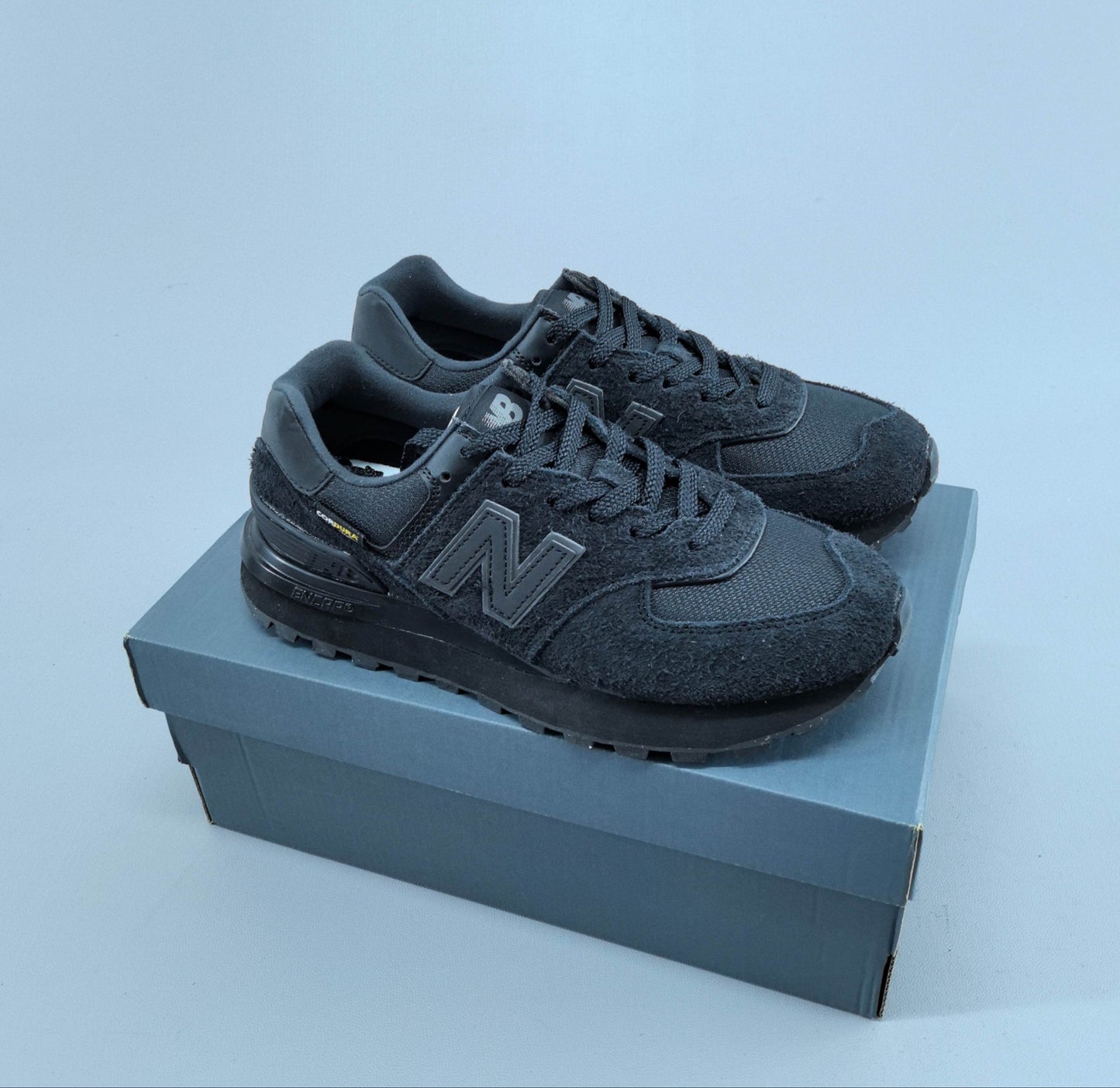 574 All Black