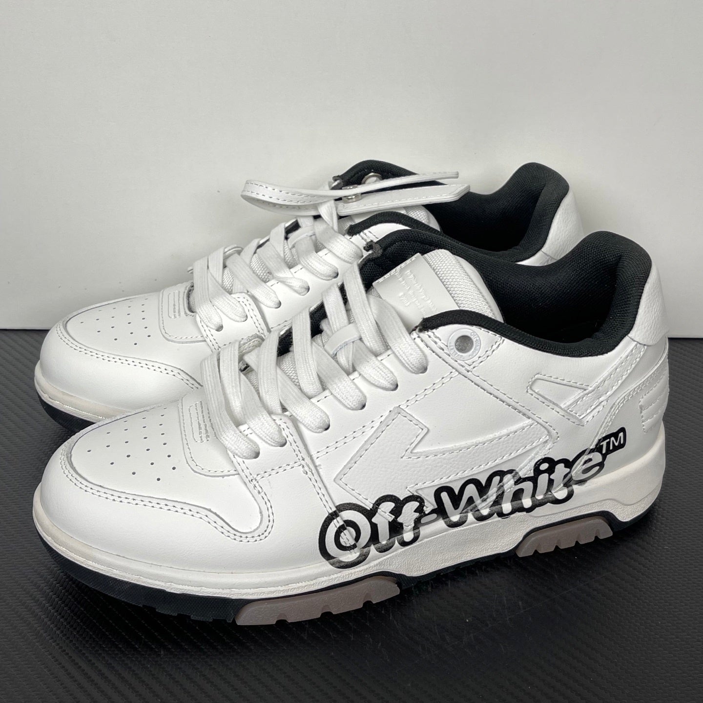 Out Of Office White Off