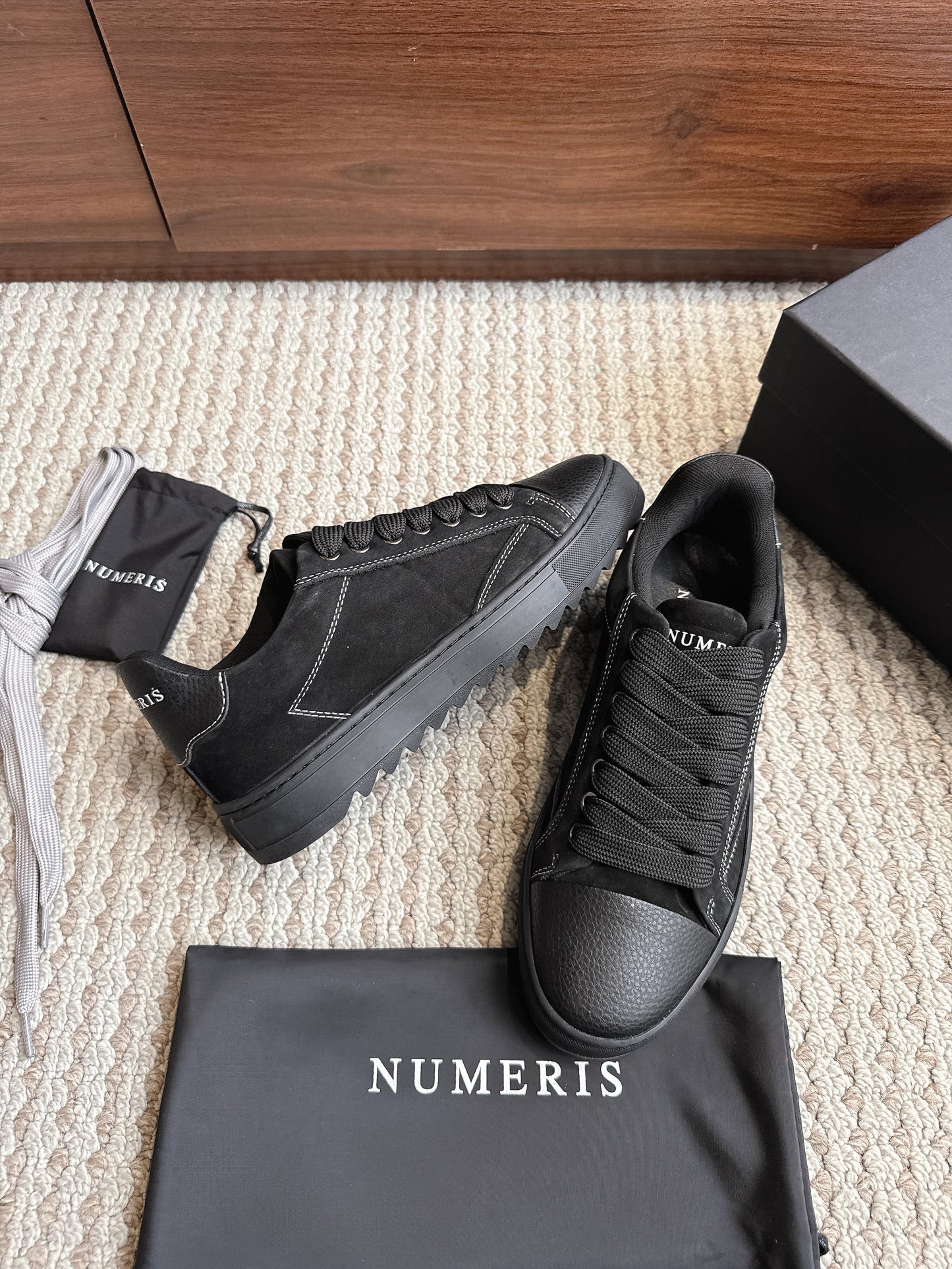 Numer Atelier -Carbono