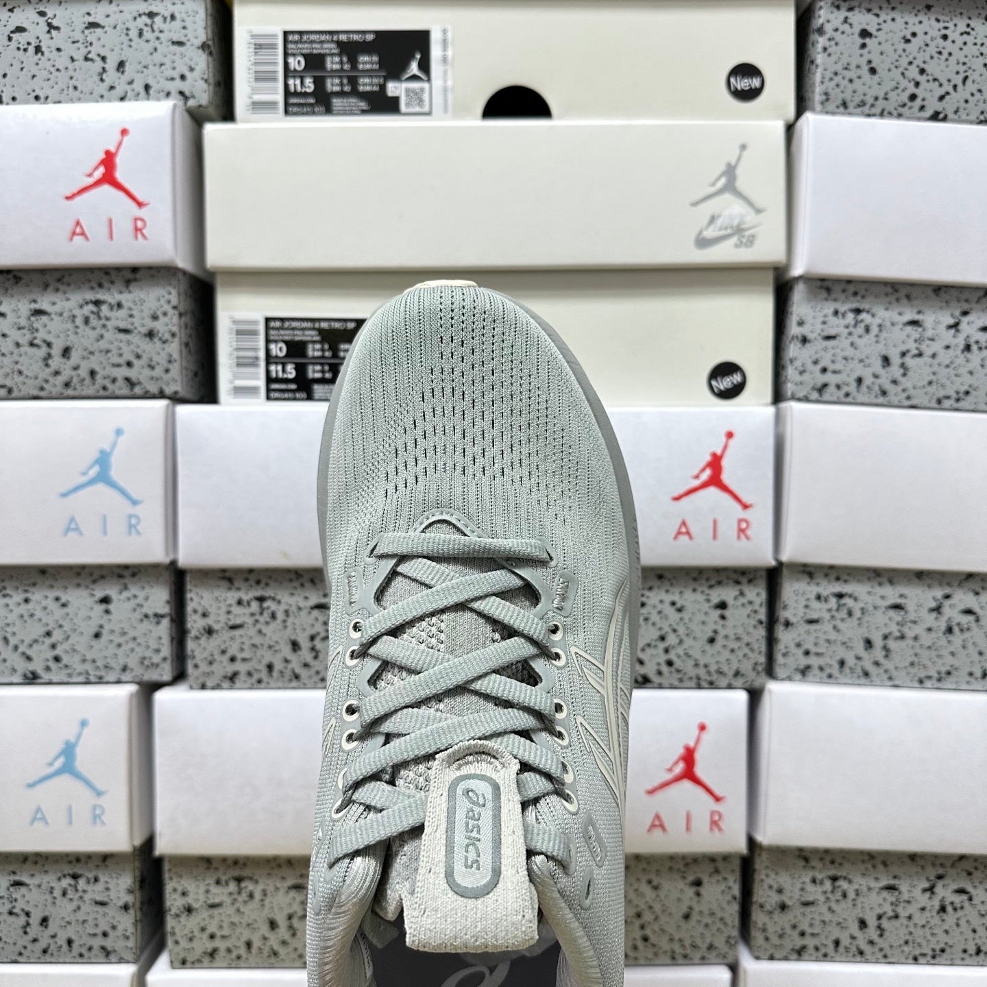 GEL-NIMBUS 28 Grey