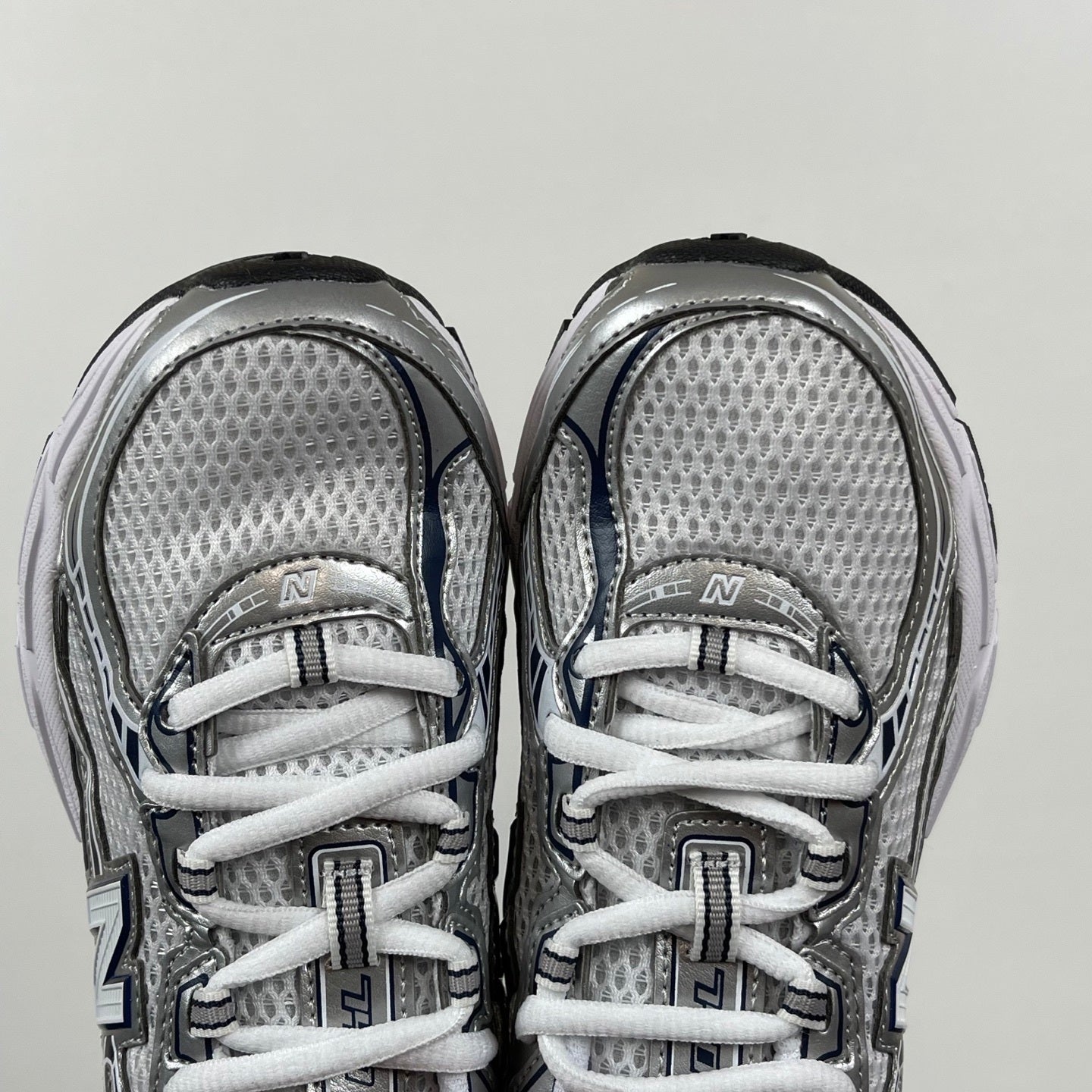 740 White / Silver / Navy