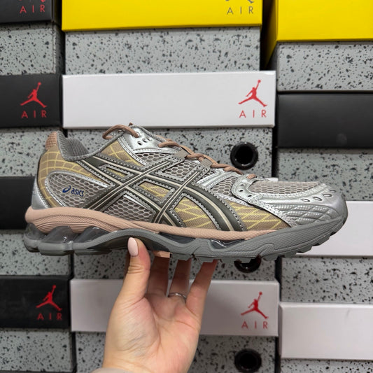 GEL-NIMBUS 10.1 Moonrock/Truffle Grey