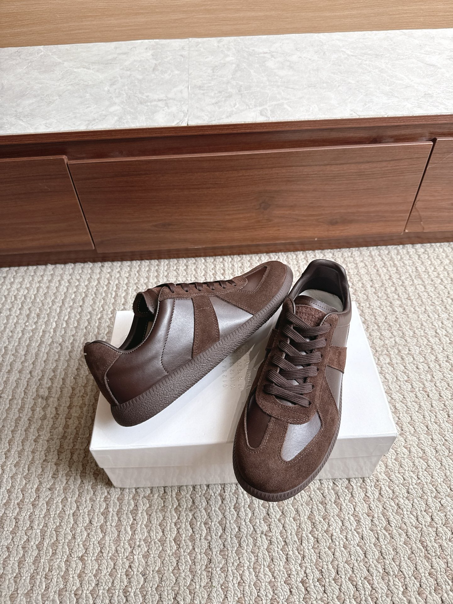 Maison Brown Lether