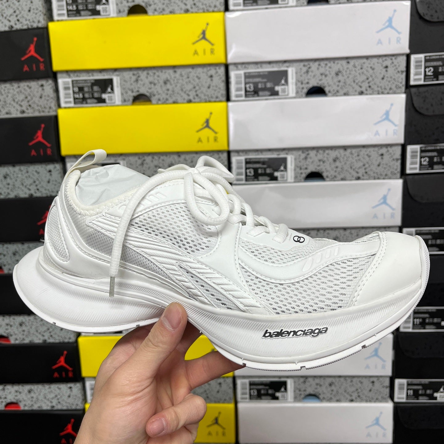 BLG Circuit White