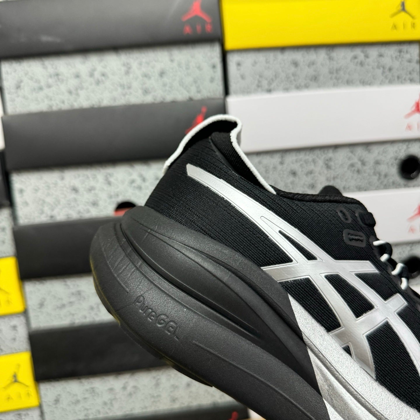 GEL-NIMBUS 28 Black/Silver