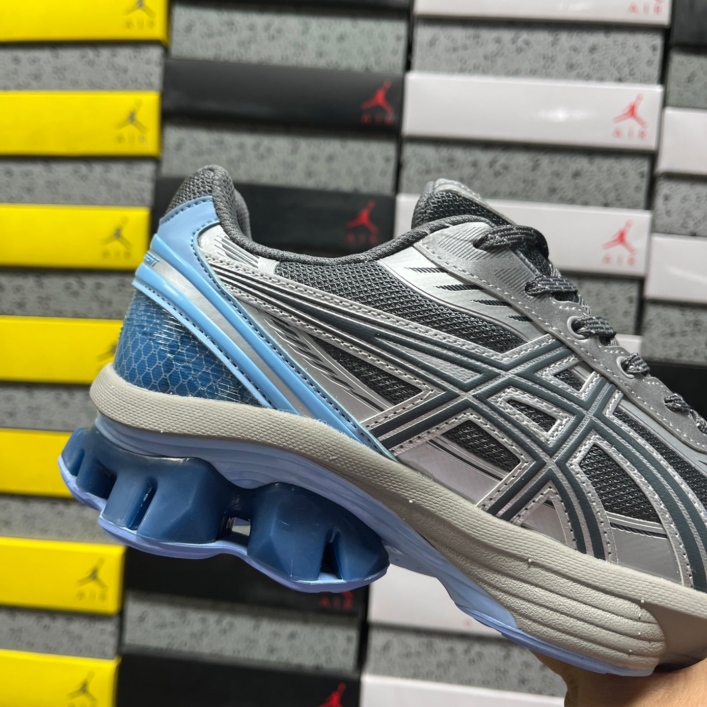 Gel-Kinetic Fluent Grey and Blue