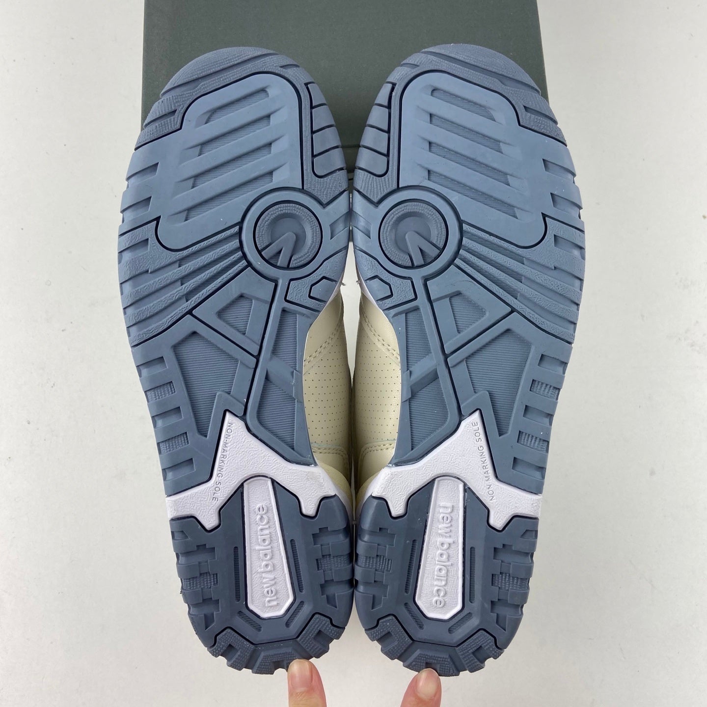 550 White Vintage Indigo