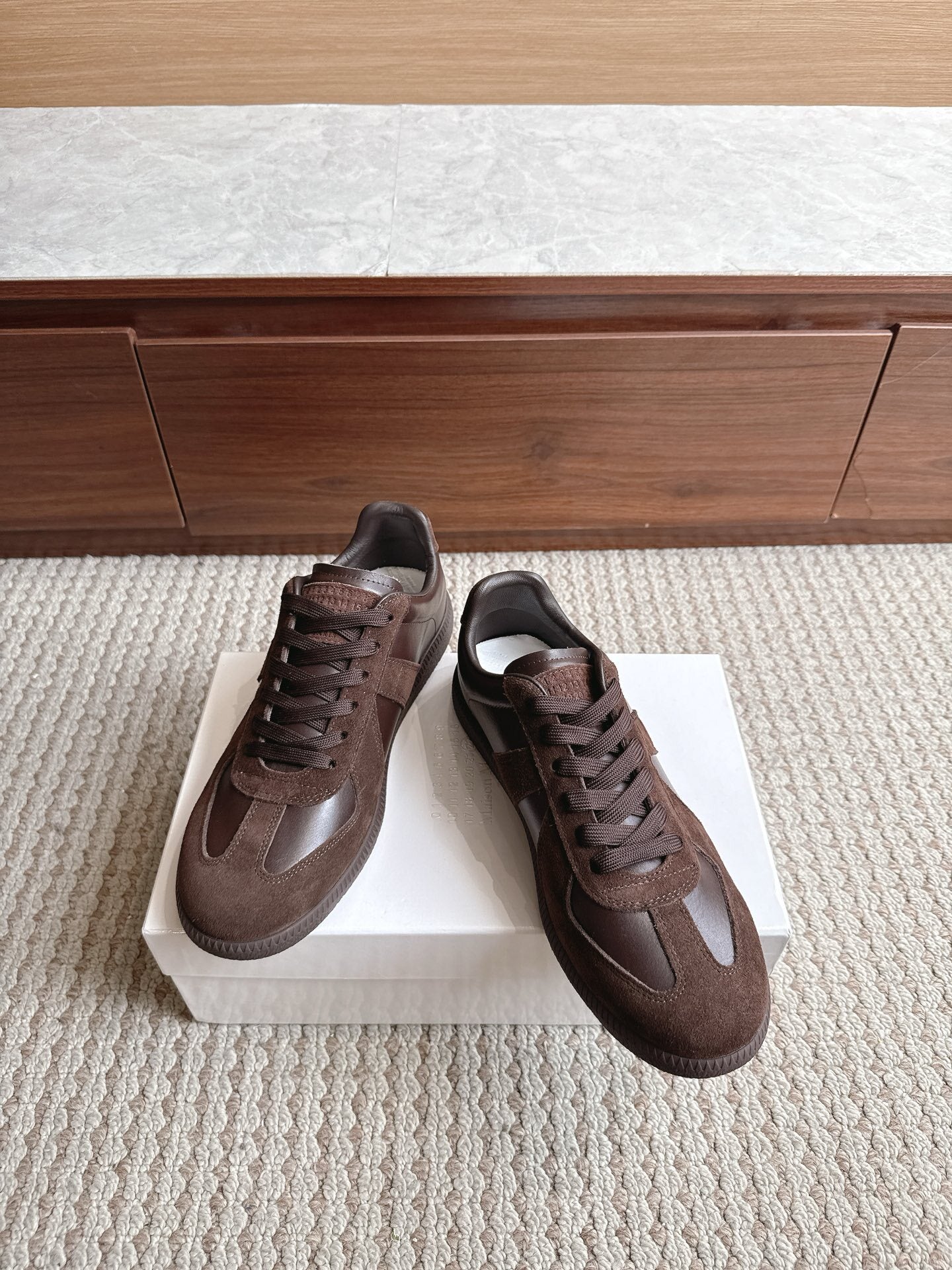 Maison Brown Lether